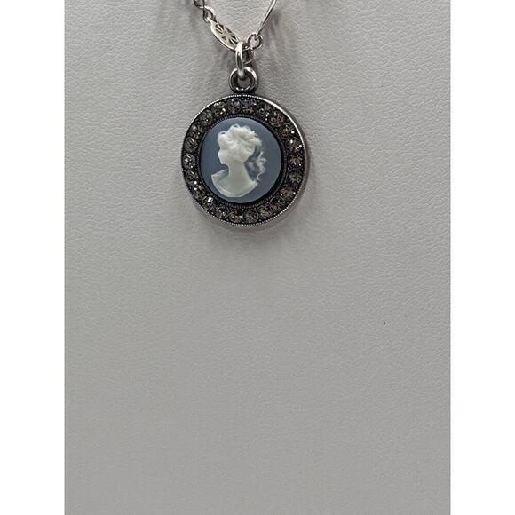 Catherine Popesco France Elegant Cameo Rhinestone Crystal Halo‎ Circle Necklace - Picture 6 of 16